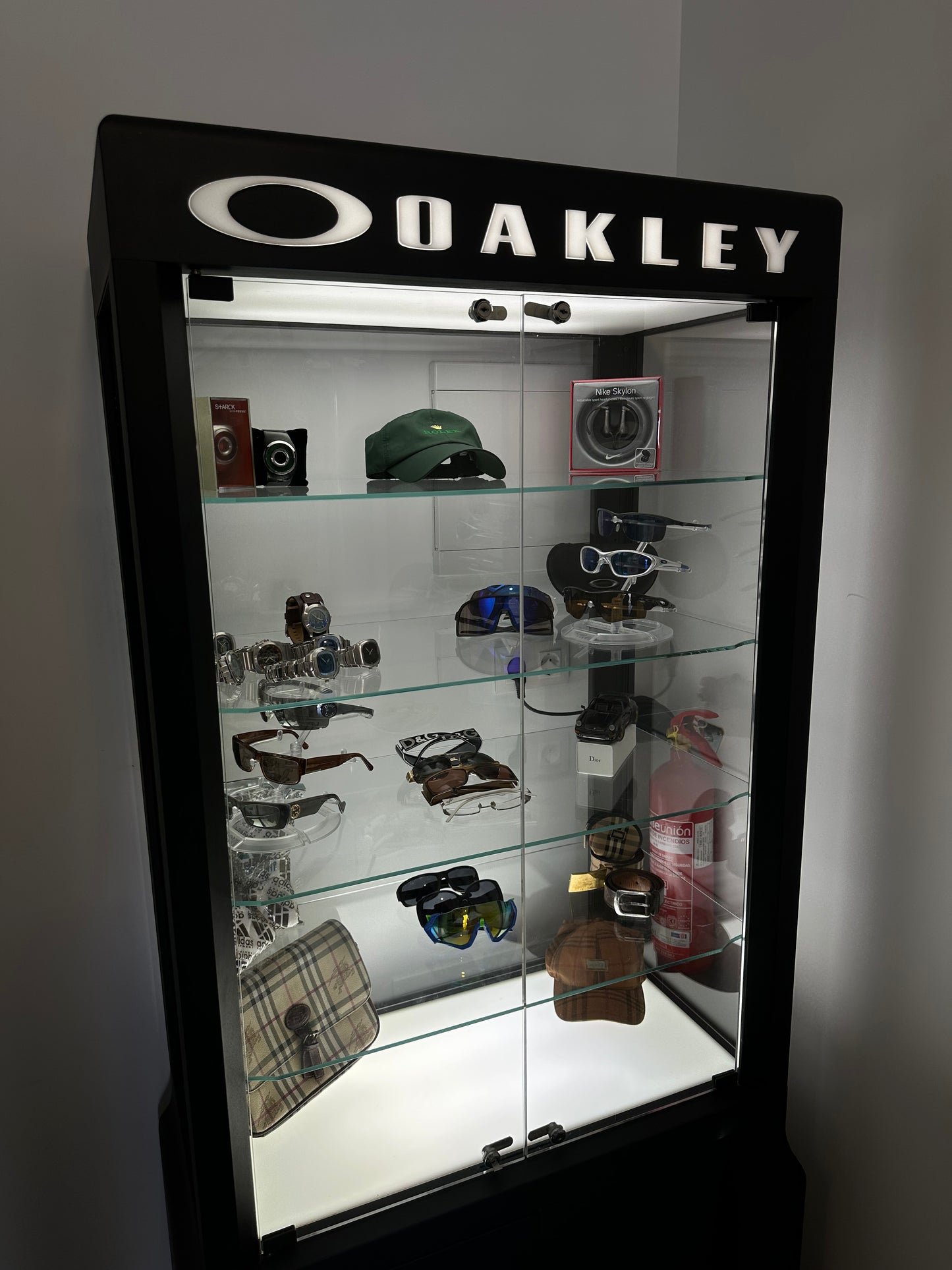 VISITA NUESTRO SHOWROOM