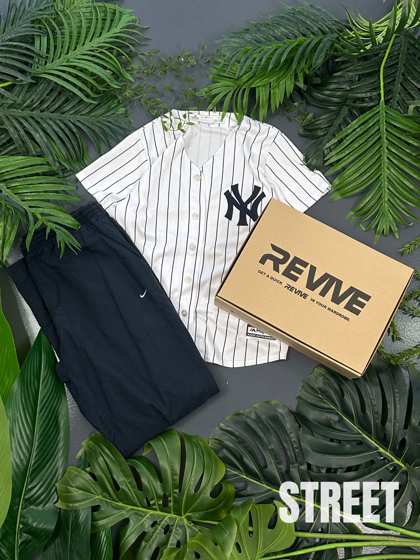 MYSTERY BOX STREET