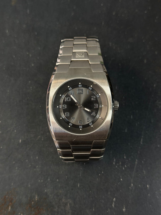 RELOJ QUICKSILVER NEGRO Y2K 00’S