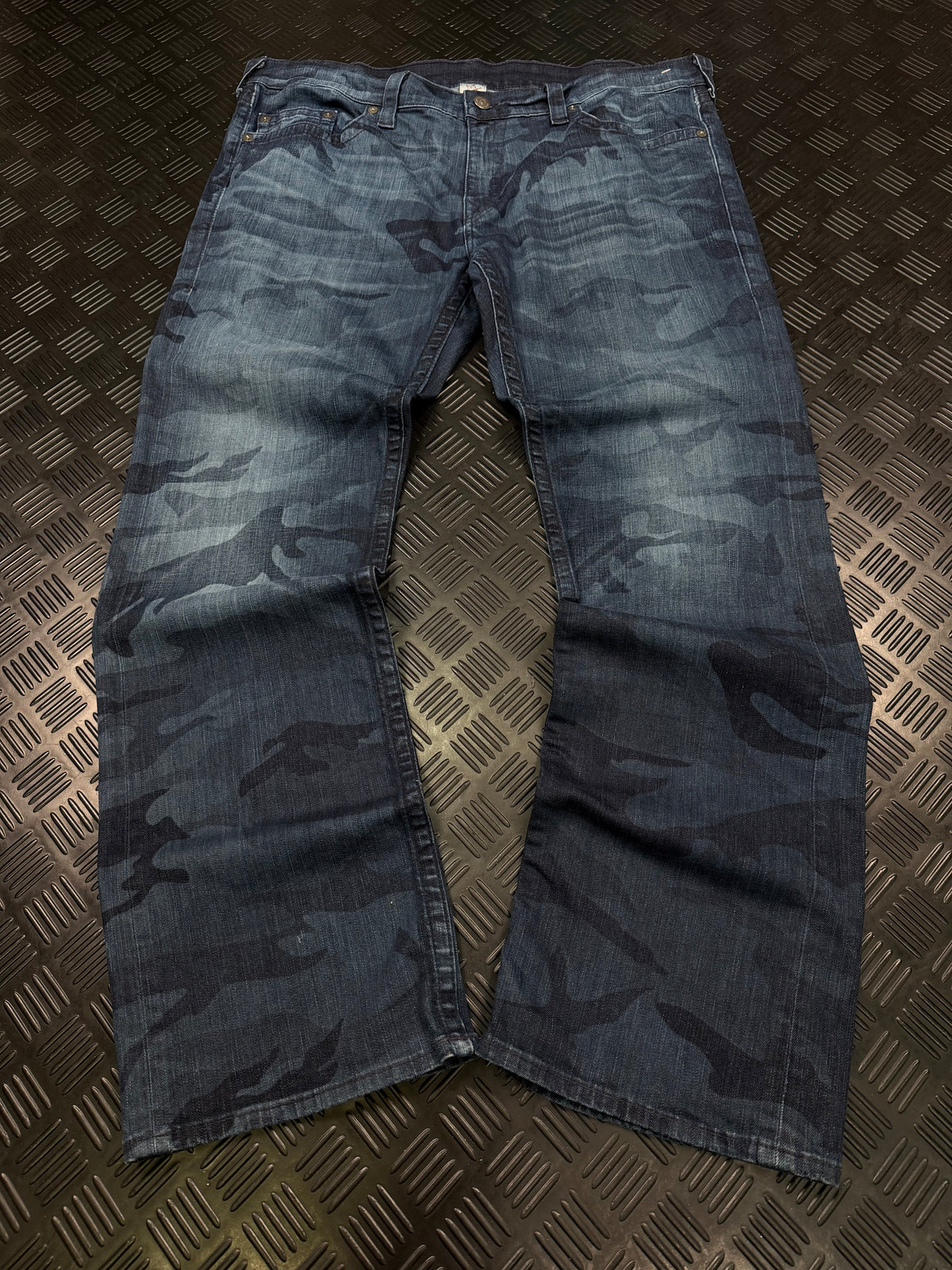 PANTALÓN DENIM CAMO TRUE RELIGION VINTAGE