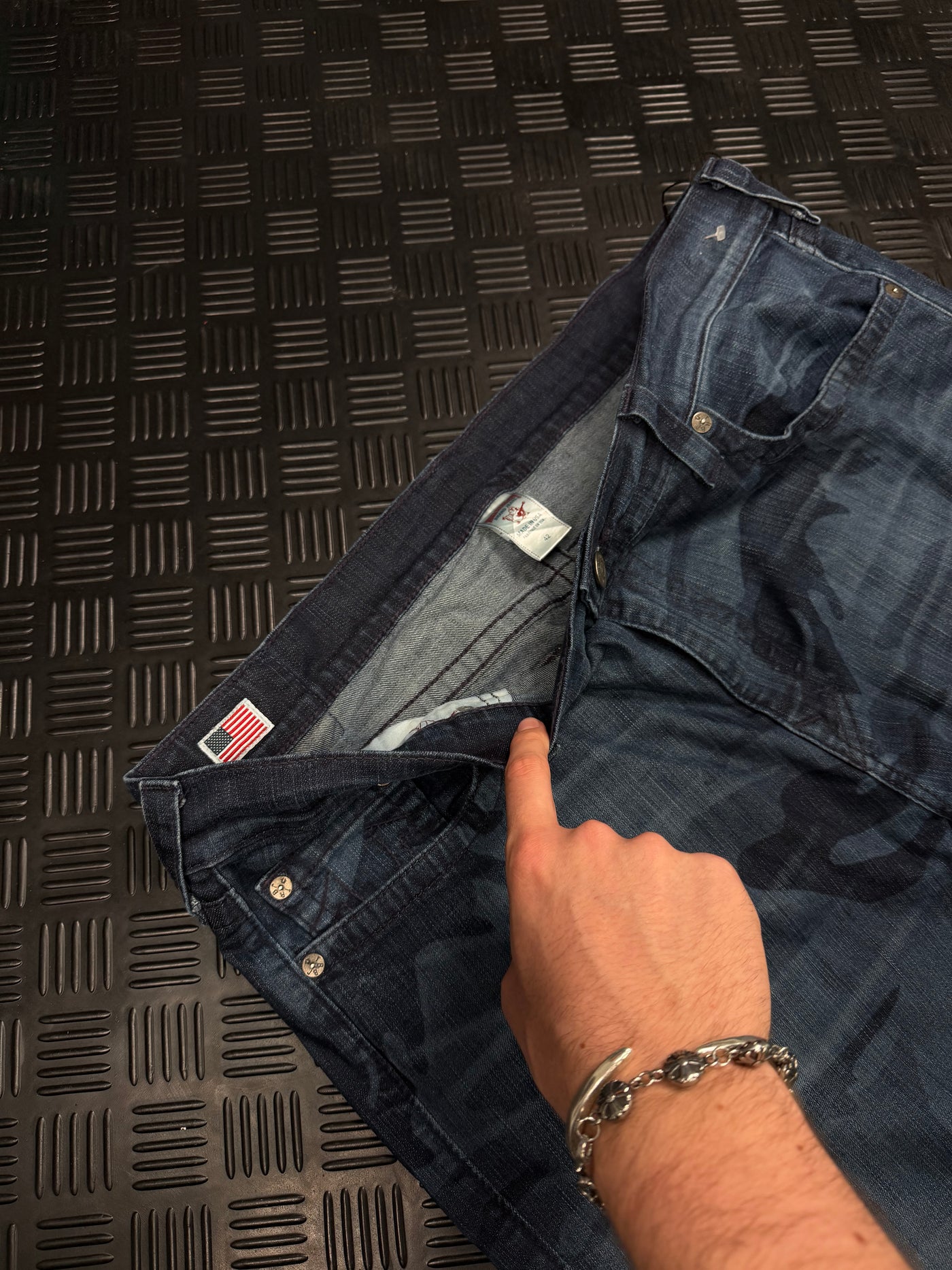PANTALÓN DENIM CAMO TRUE RELIGION VINTAGE