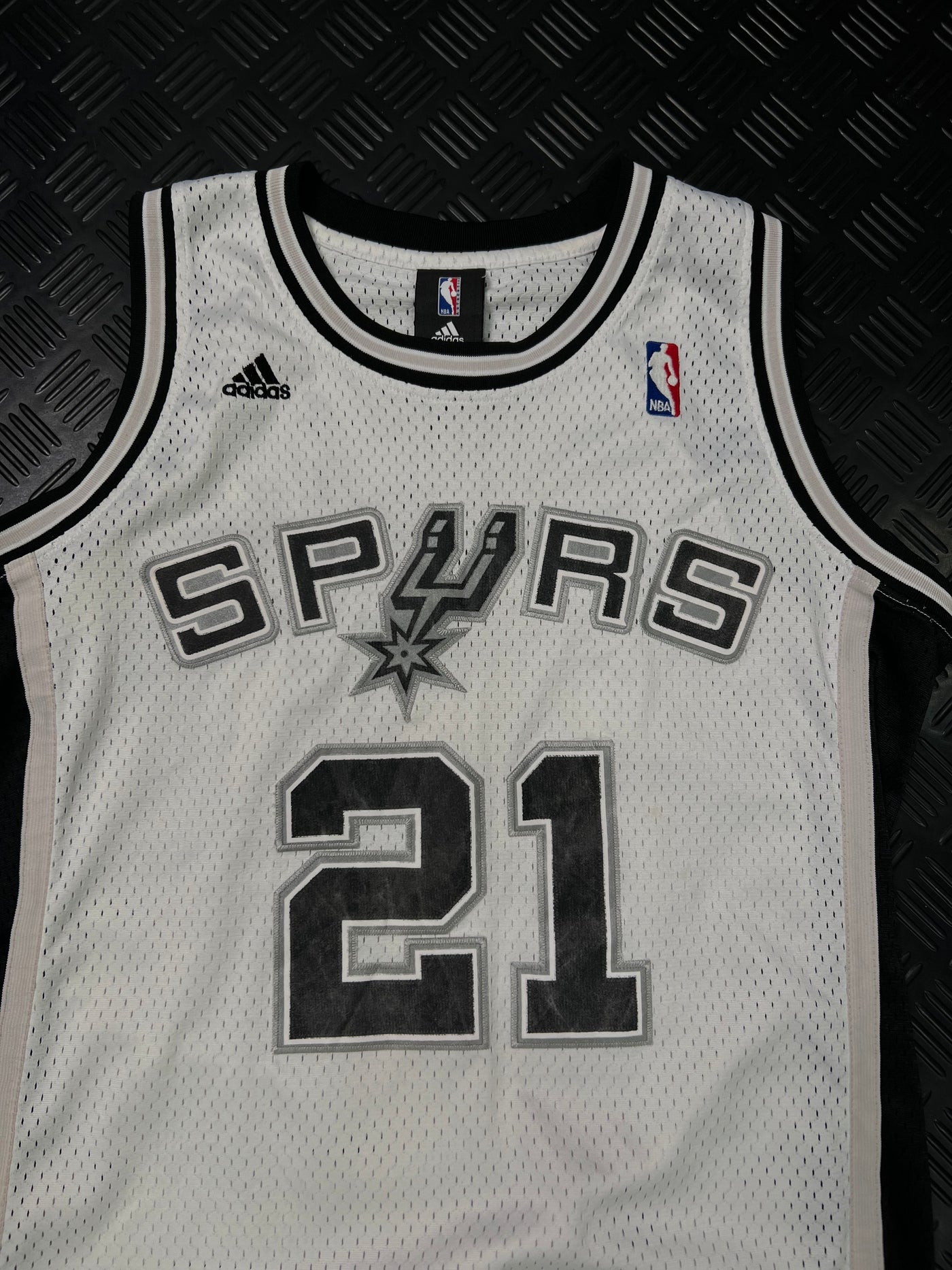 Detalle de camiseta NBA Adidas San Antonio Spurs talla S