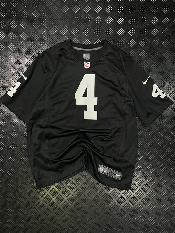 Vista frontal de camiseta NFL Nike Raiders Derek Carr negra