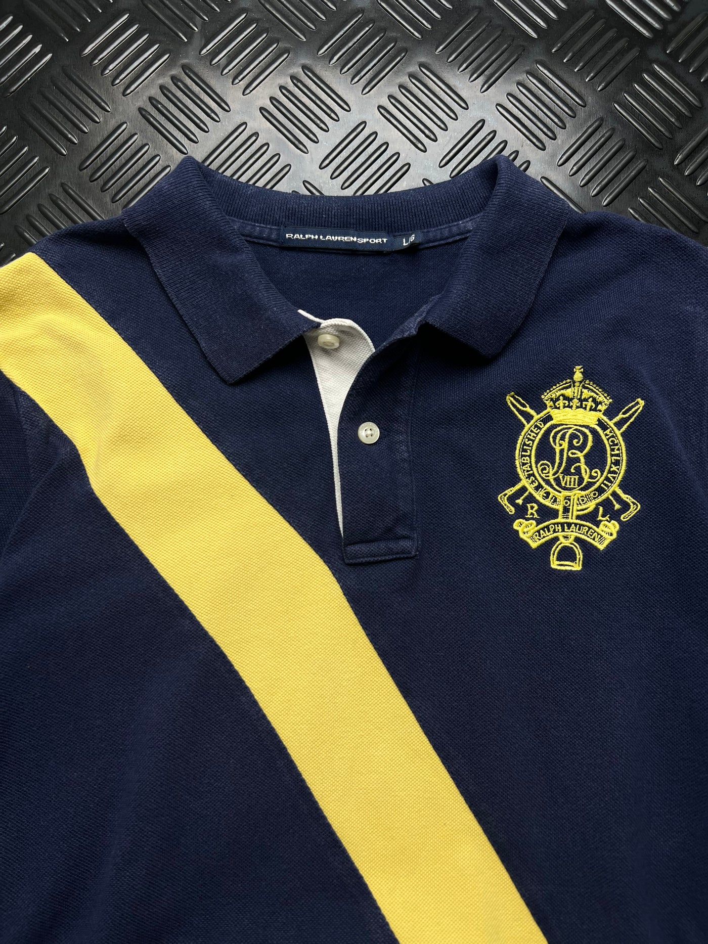 Detalle de bordados y franja de polo Ralph Lauren Sport