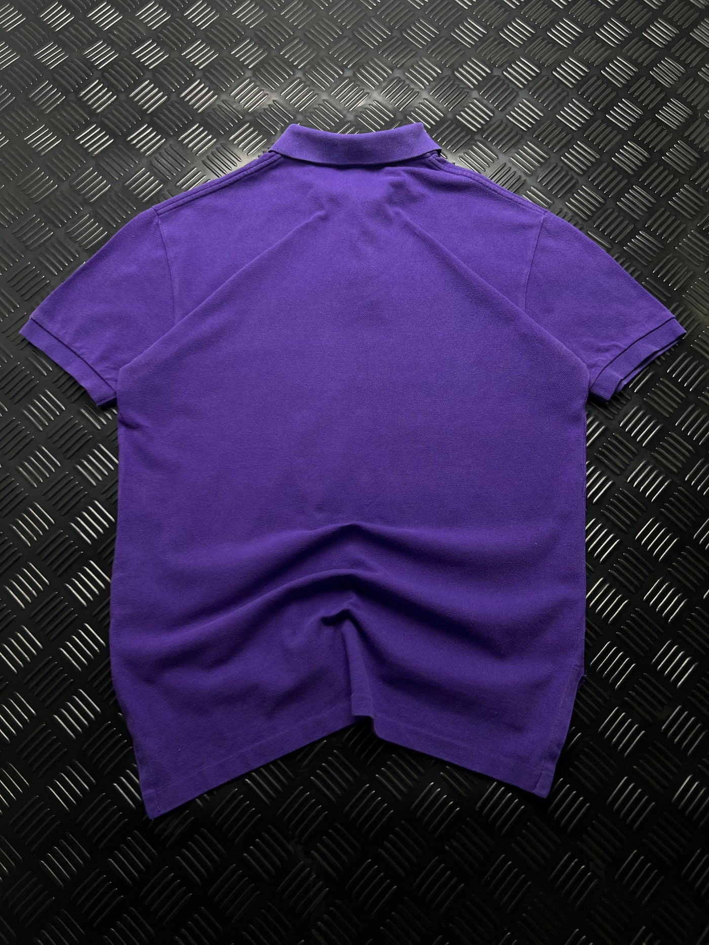 Vista trasera de polo Ralph Lauren morado