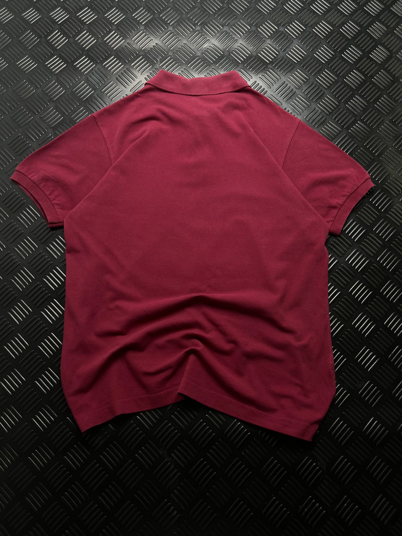Vista trasera de polo Chemise Lacoste burdeos
