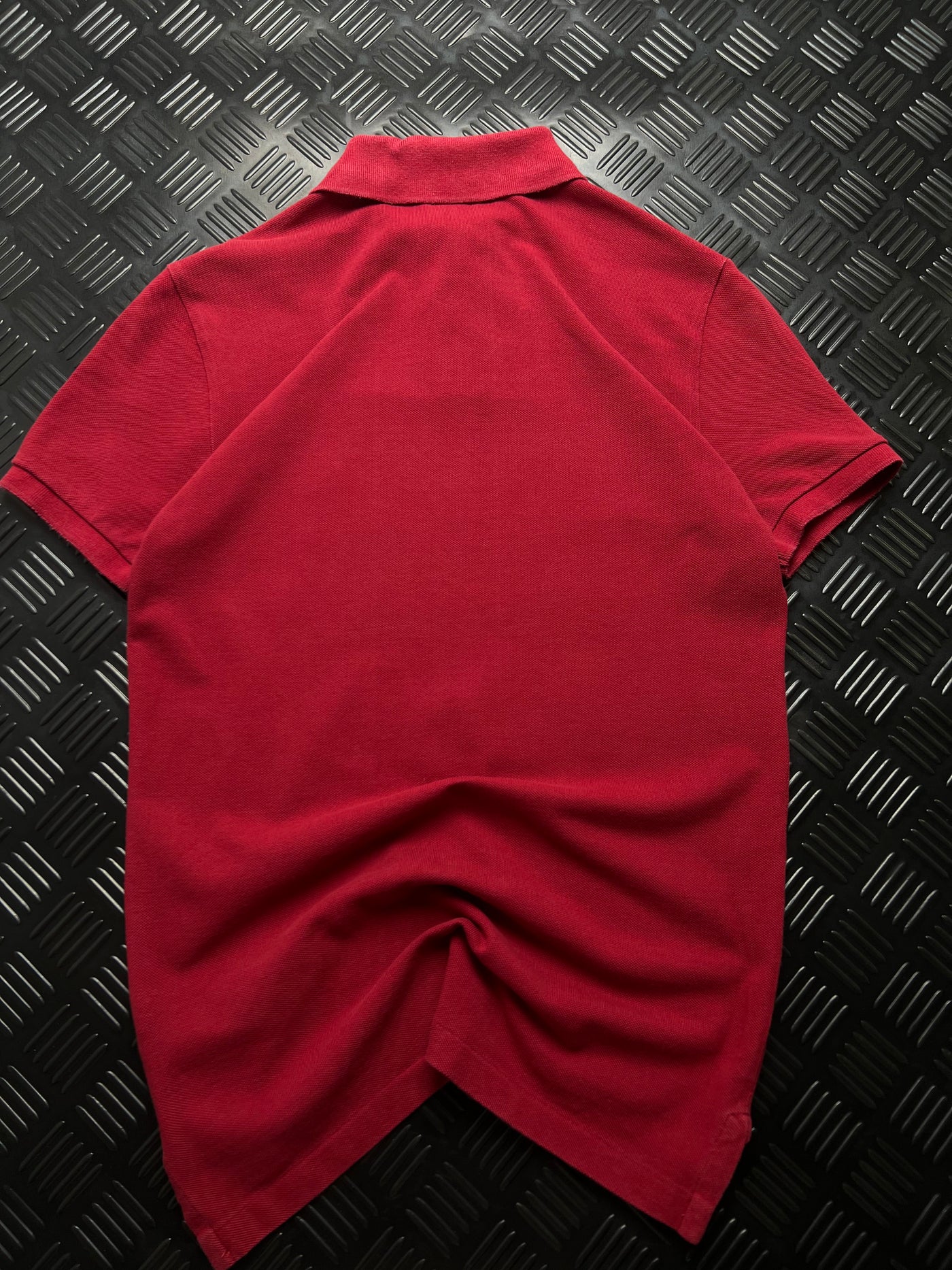 Vista trasera de polo Ralph Lauren rojo