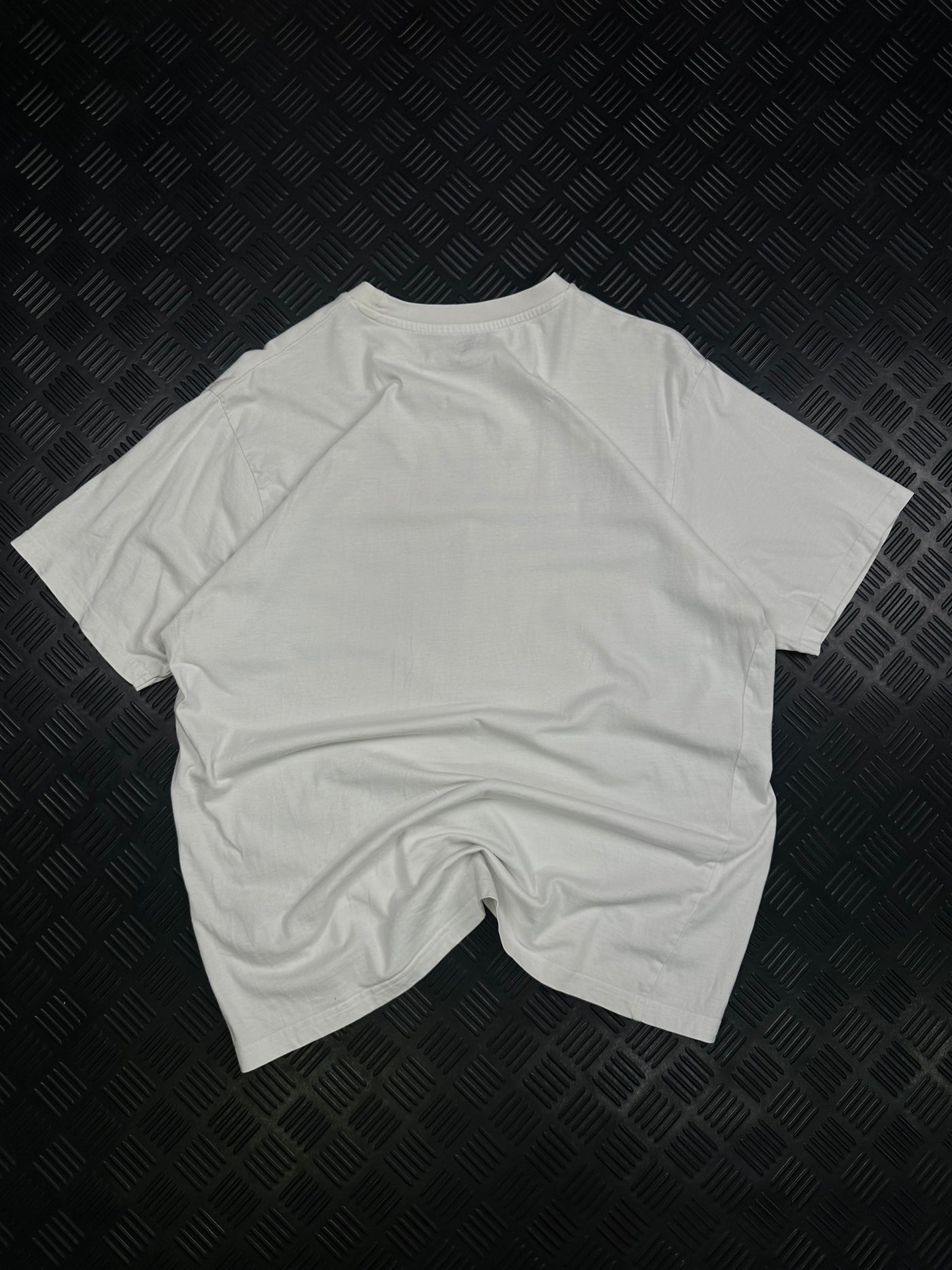 Vista trasera de camiseta Dickies blanca