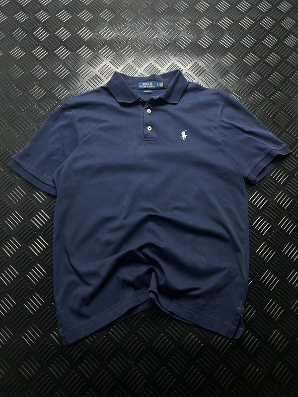 Vista frontal de polo ralph lauren azul marino