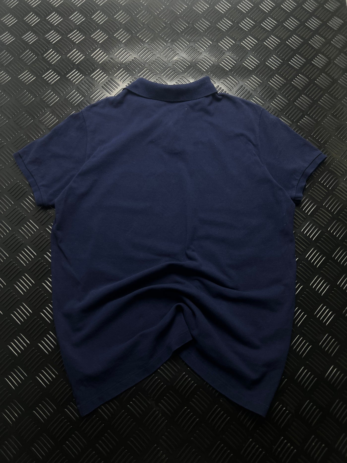 Vista trasera de polo ralph lauren custom fit azul marino