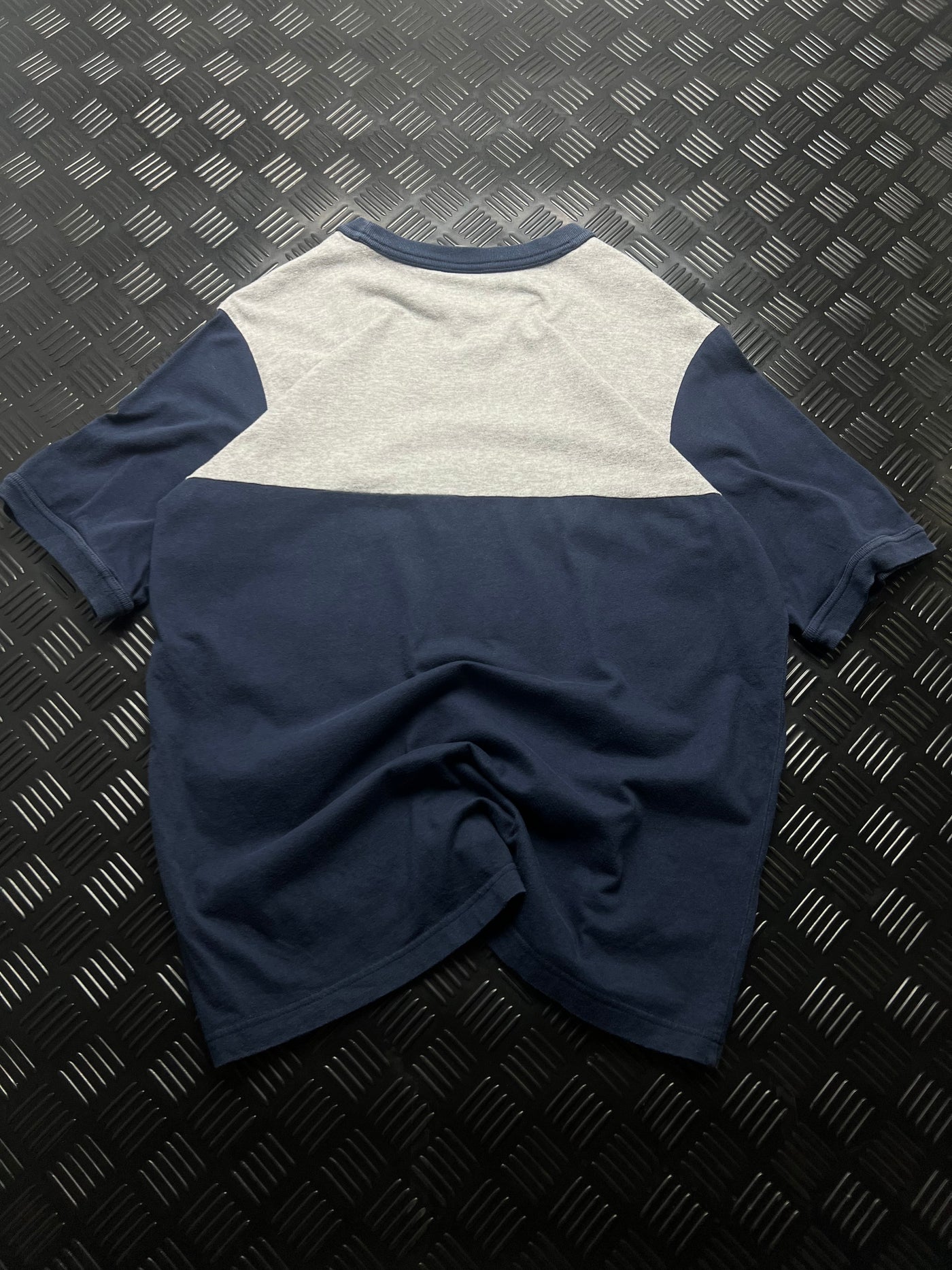 Vista trasera de camiseta nike west coast vintage