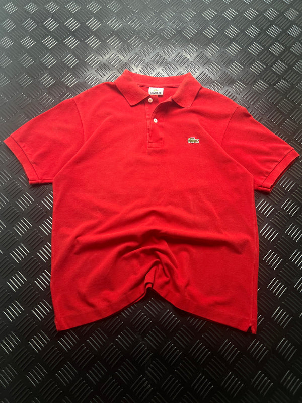 Vista frontal de polo lacoste rojo talla m