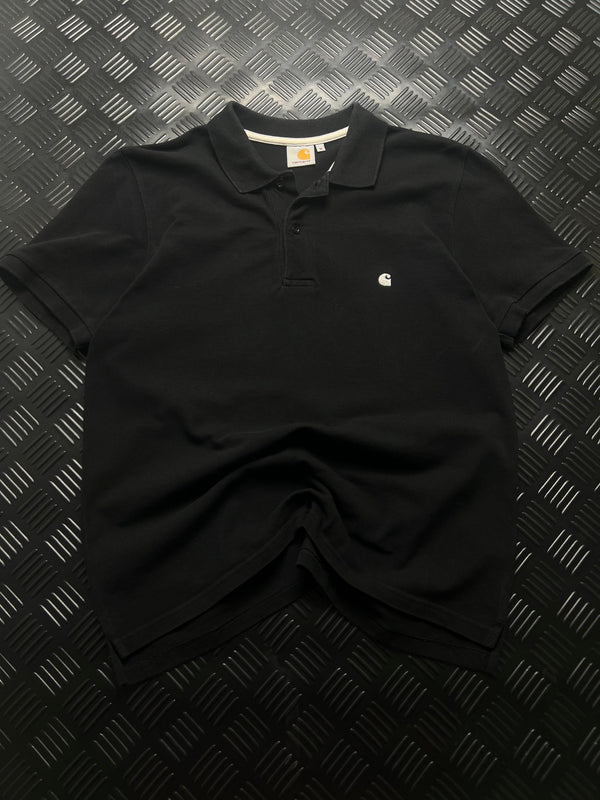 Vista frontal de polo carhartt negro talla m