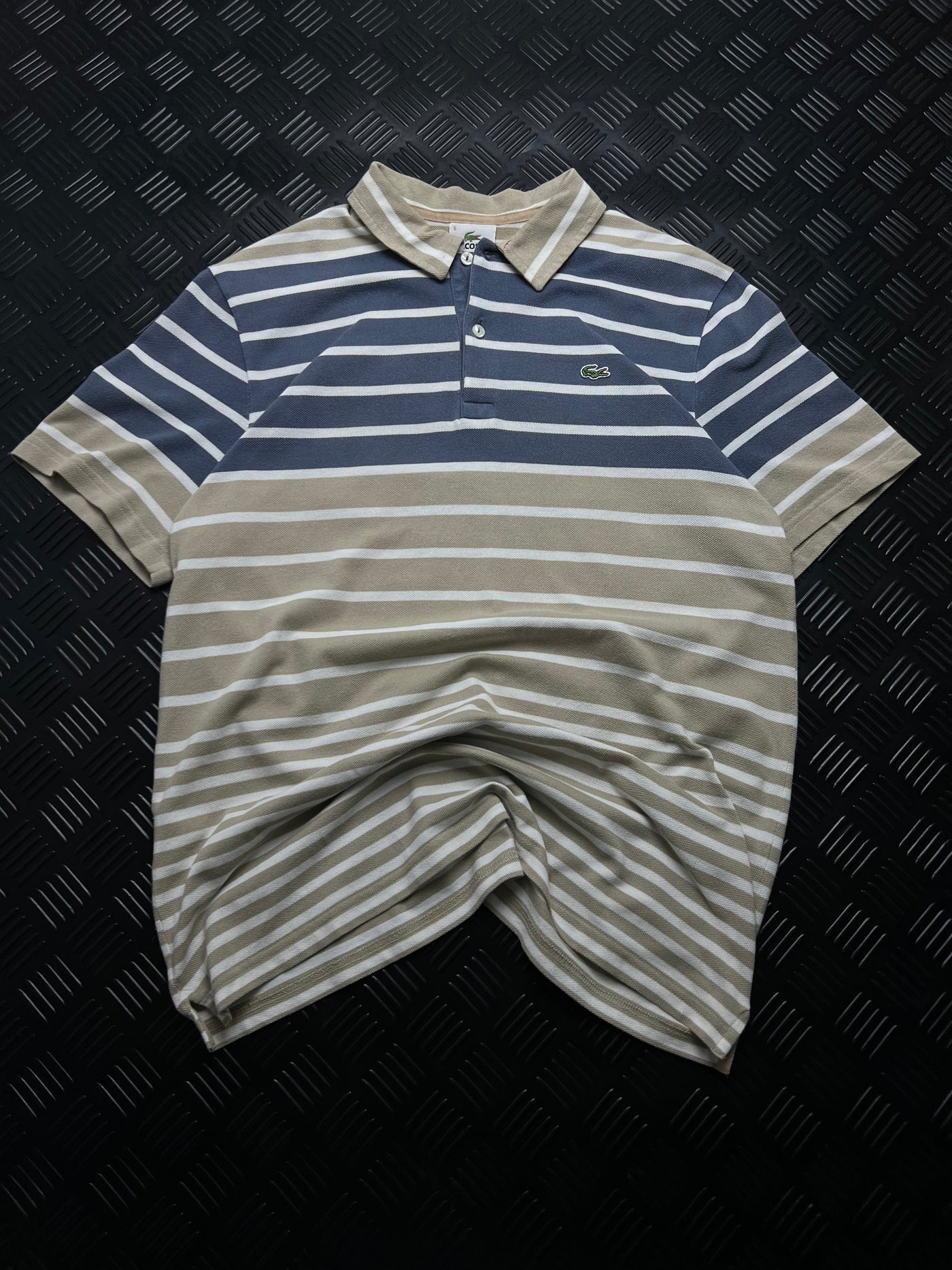 Detalle 2 de polo lacoste de rayas vintage