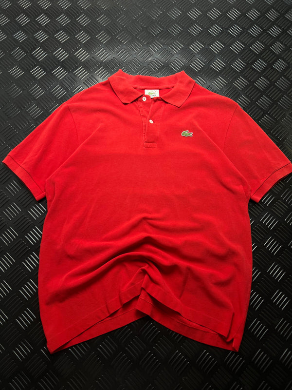 Vista frontal de polo lacoste vintage