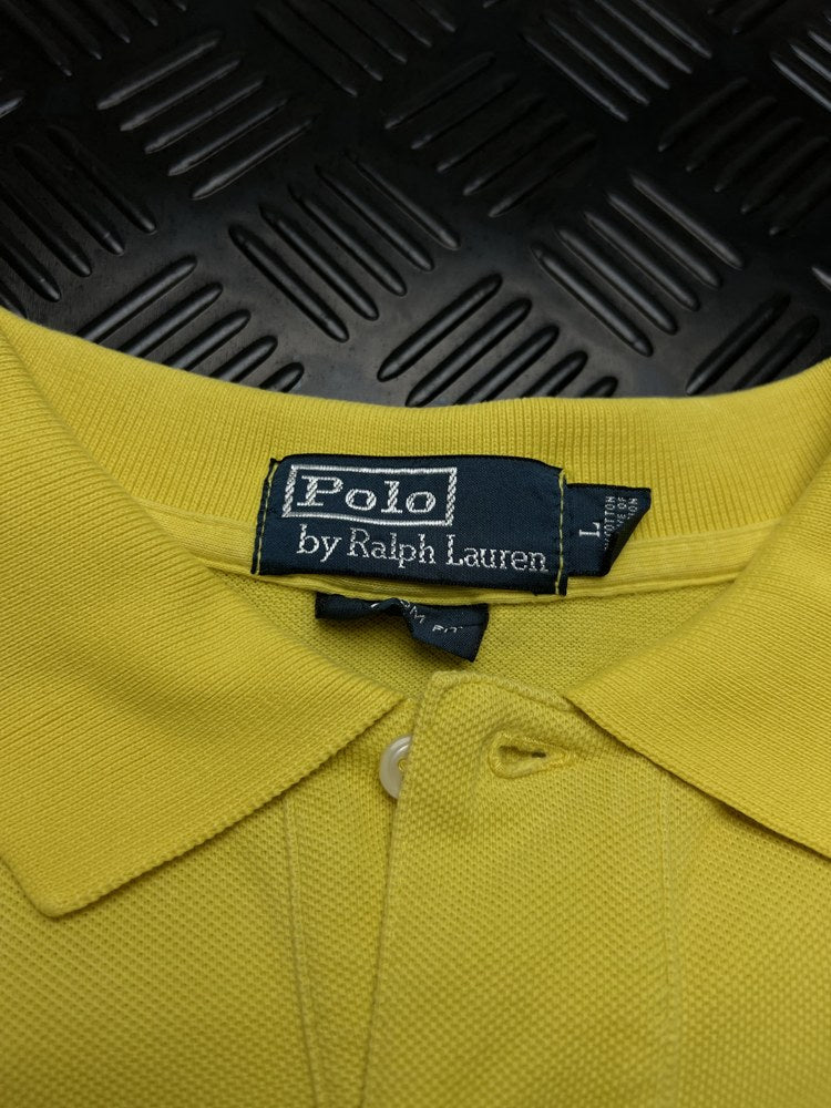 Detalle de etiqueta de polo ralph lauren