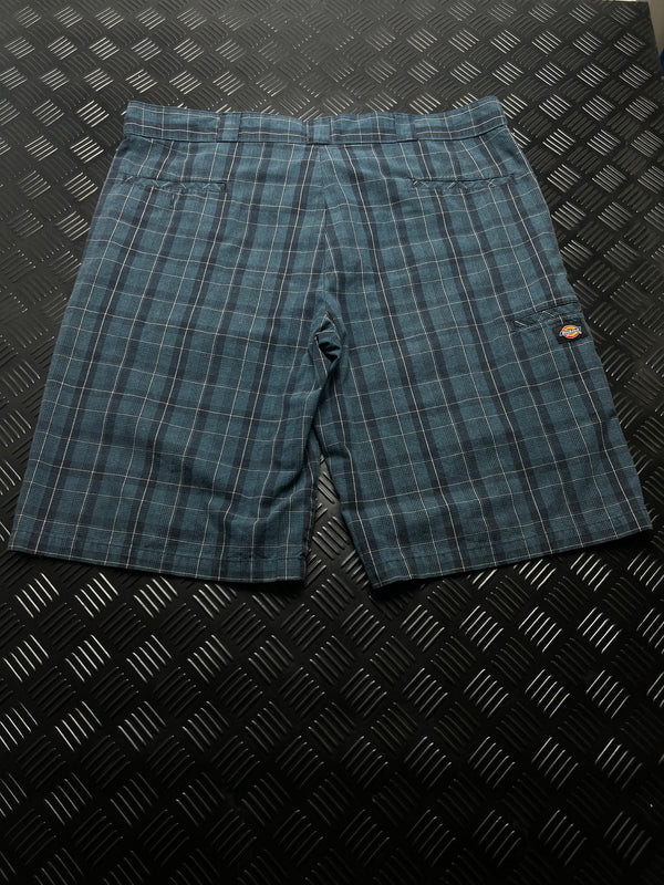 Vista trasera de bermudas dickies de cuadros