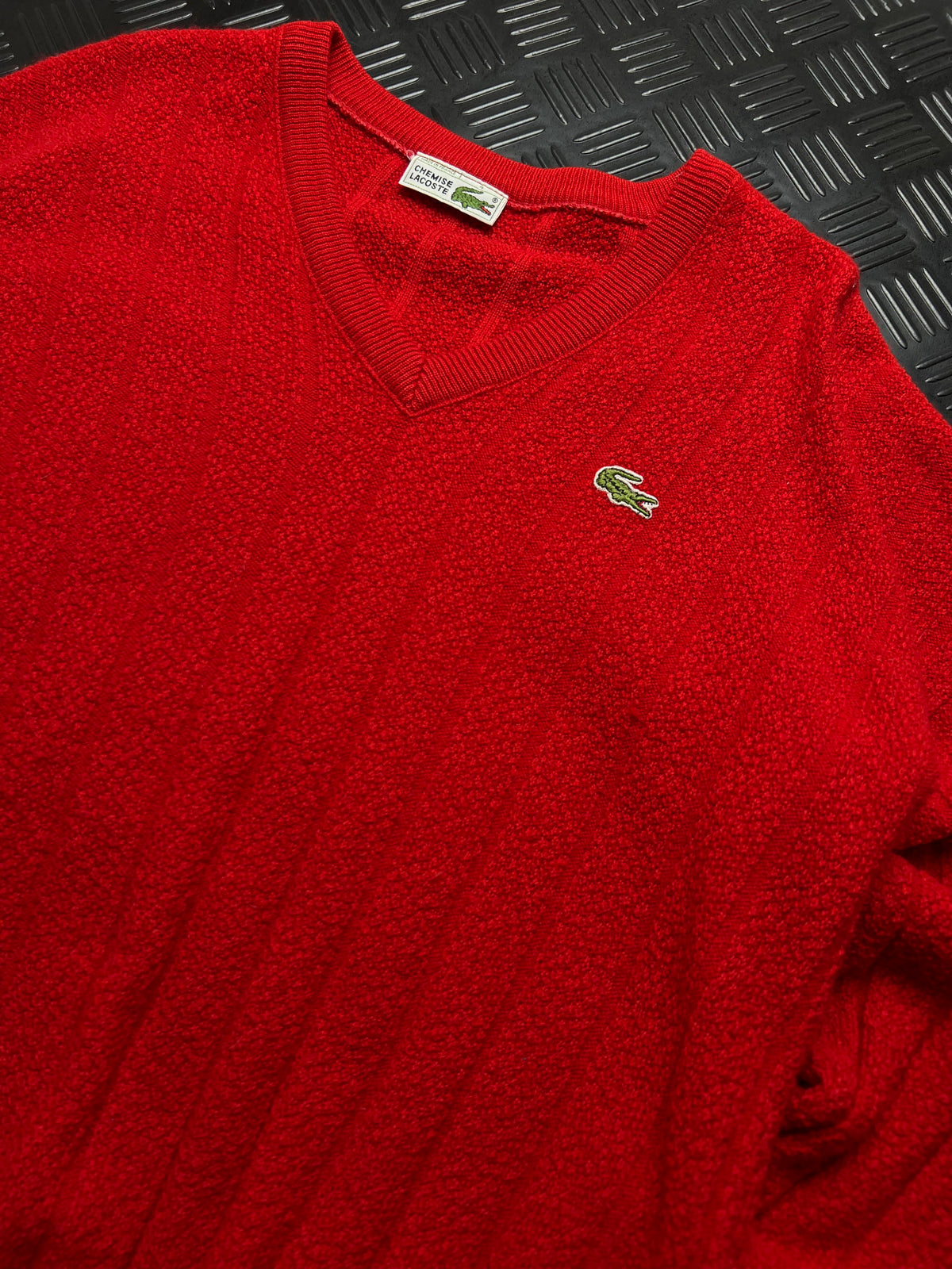 Lacoste: Jersey rojo con cuello de pico