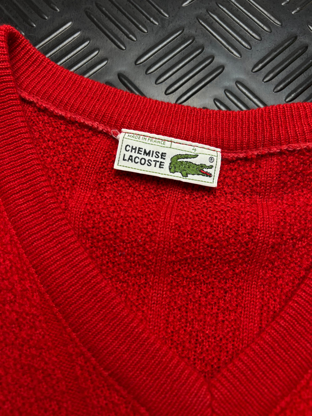 Lacoste: Jersey rojo con cuello de pico