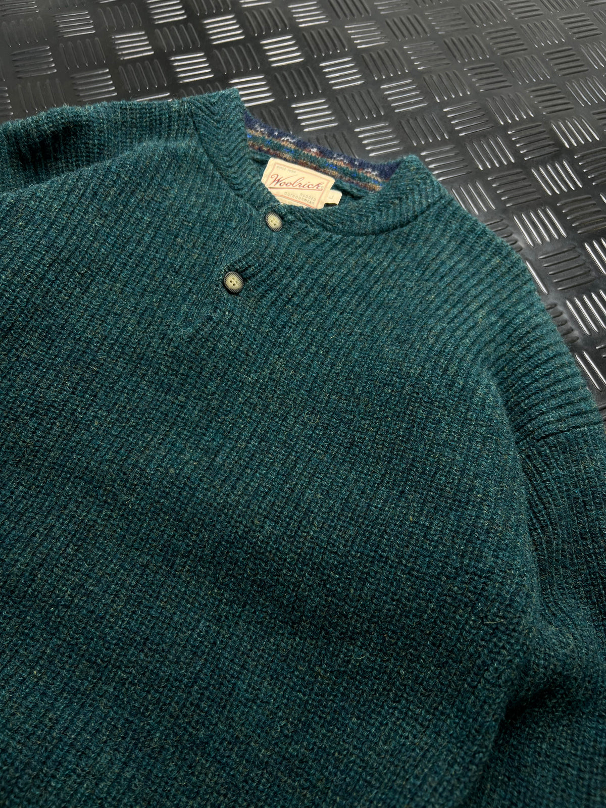 Woolrich: Jersey verde de punto con botones en cuello