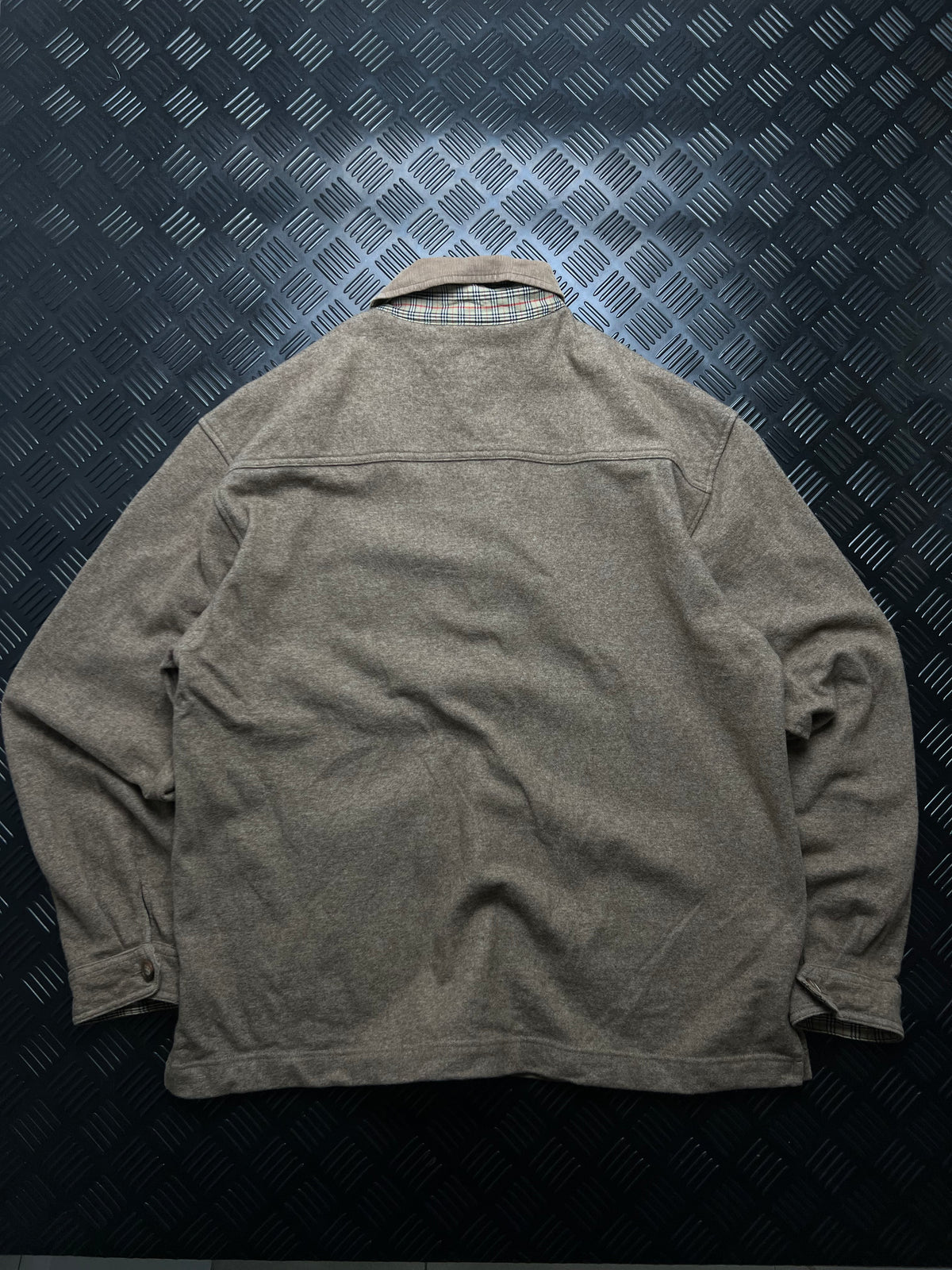Burberry: Cárdigan gris topo con cuello y bolsillos