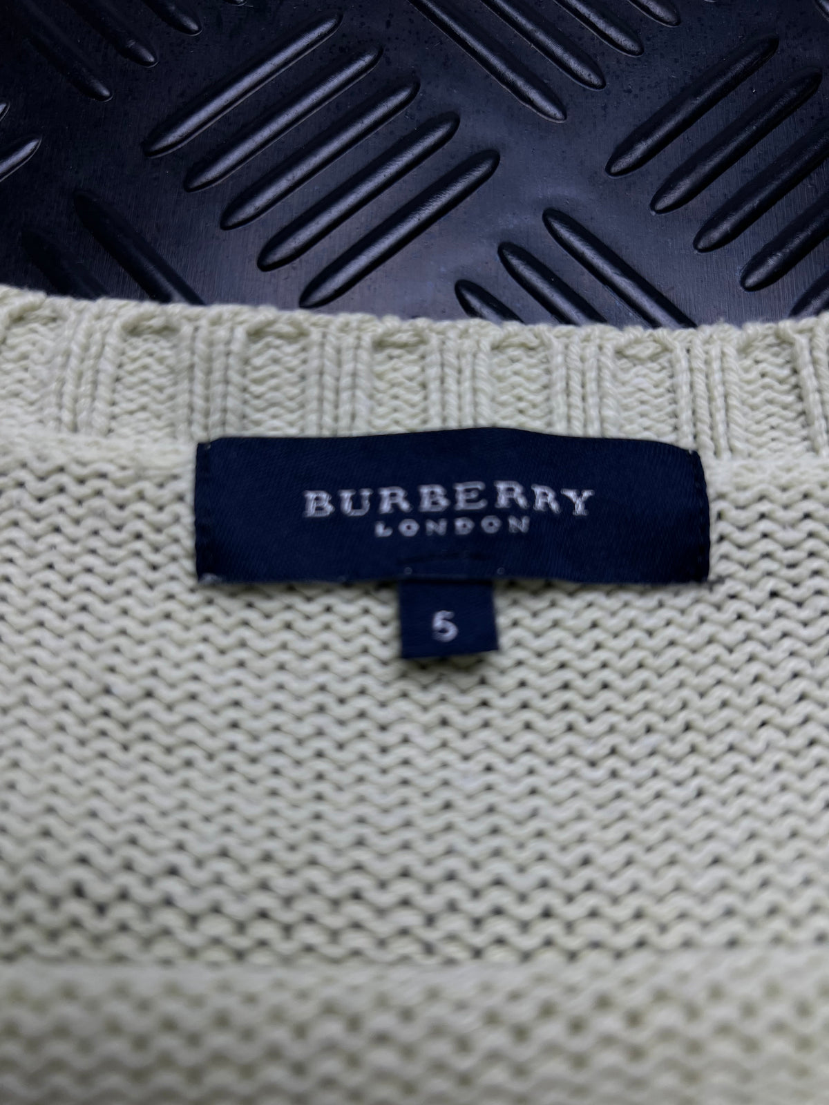 Burberry: Jersey crudo básico
