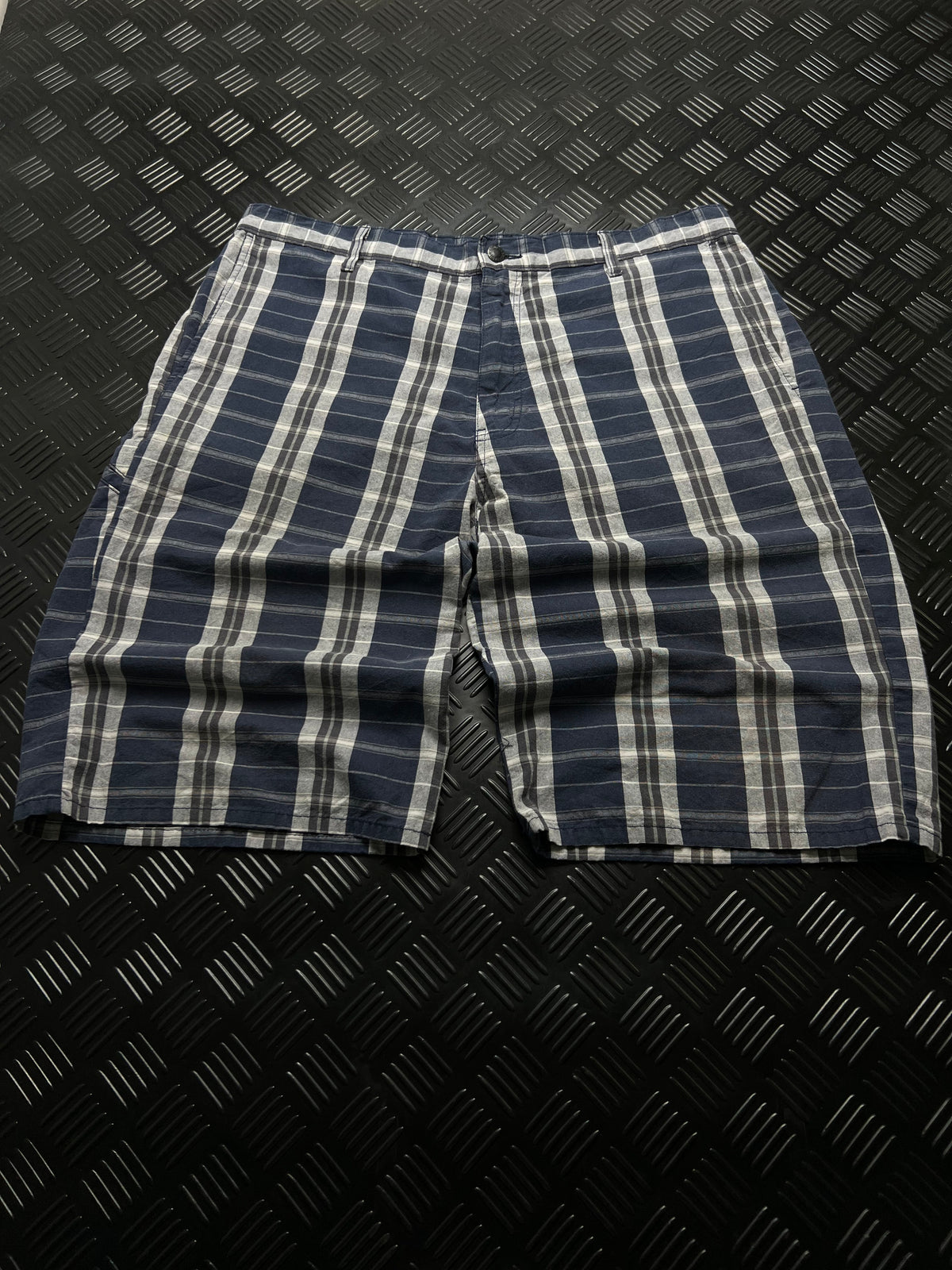 BERMUDAS DE CUADROS DICKIES · AZUL MARINO / BLANCO — vista delantera