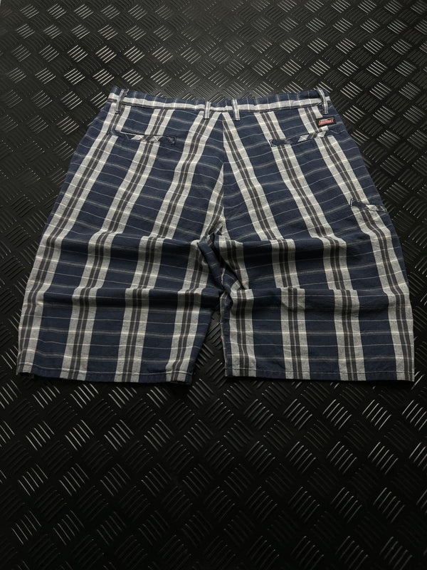 BERMUDAS DE CUADROS DICKIES · AZUL MARINO / BLANCO — vista trasera