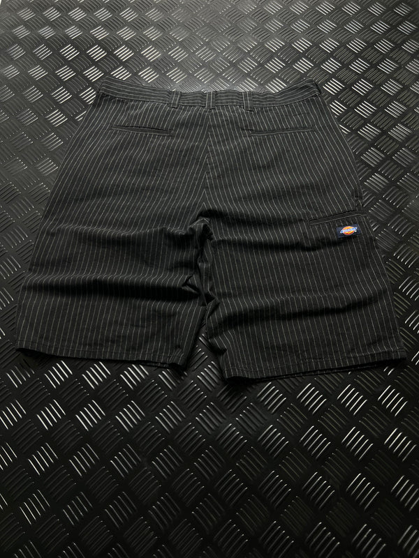 BERMUDAS DE RAYA DIPLOMÁTICA DICKIES · NEGRO / BLANCO — vista trasera