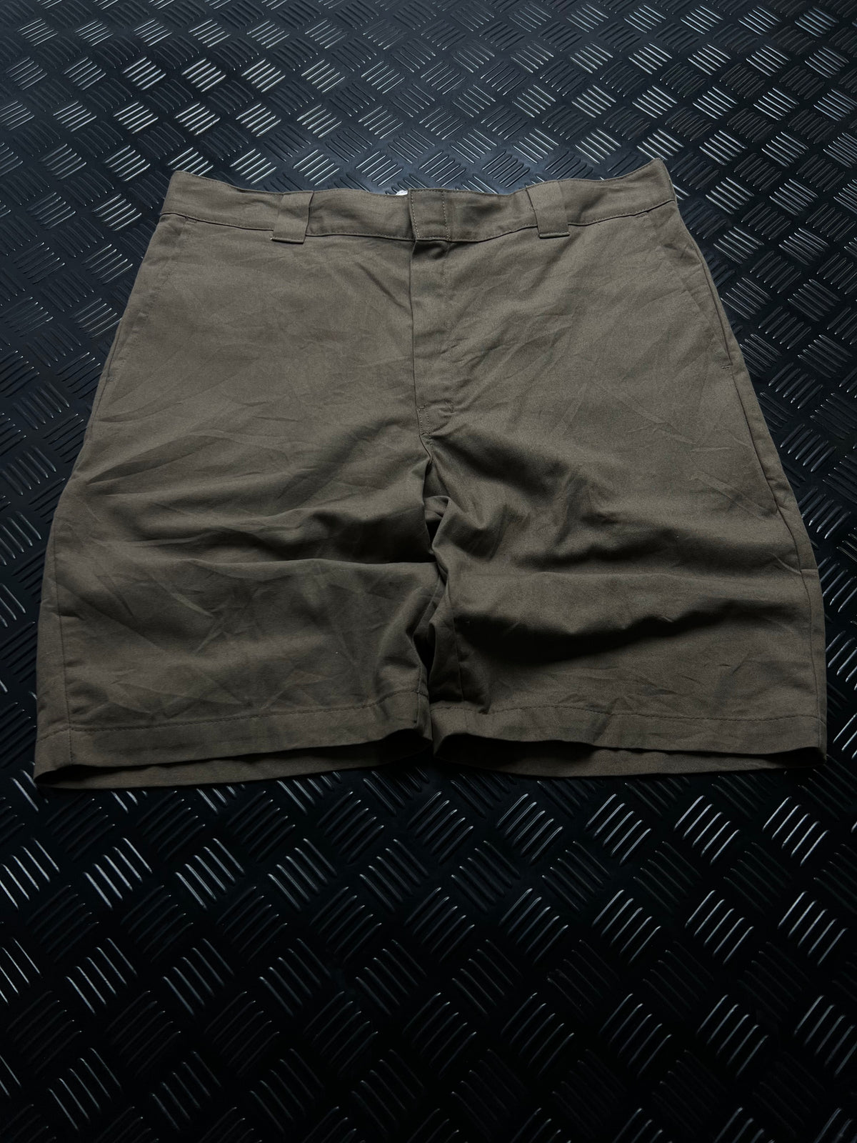 BERMUDAS RELAXED FIT DICKIES · GRIS TOPO — vista delantera