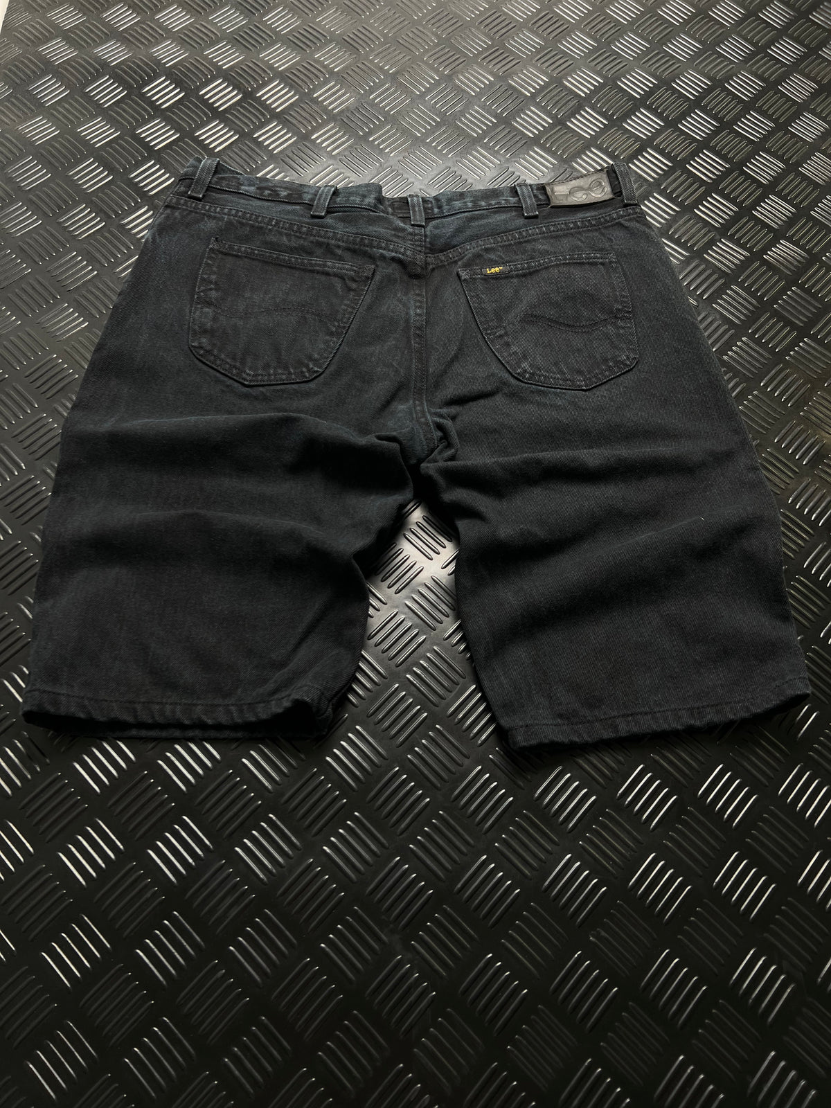 BERMUDAS VAQUERAS BROOKLYN LEE · NEGRO — vista trasera