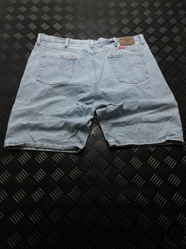BERMUDAS VAQUERAS WRANGLER · AZUL CLARO — vista trasera