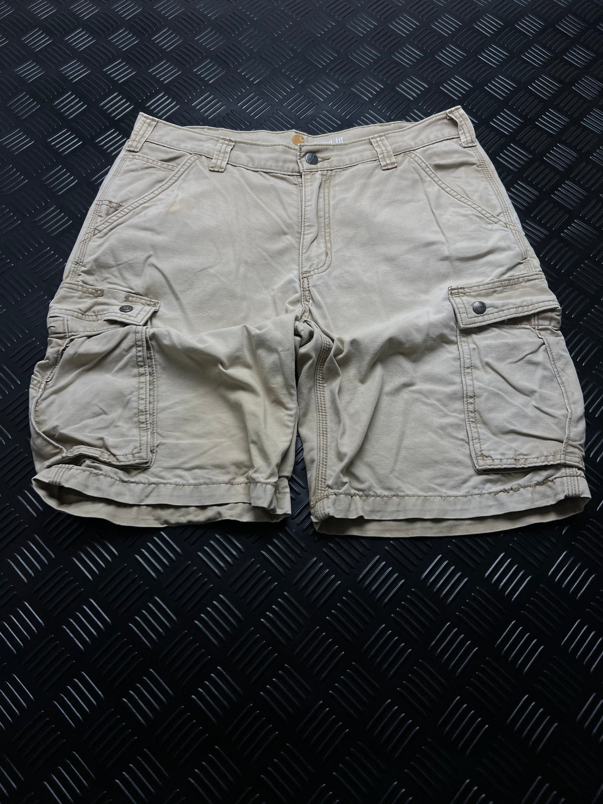 BERMUDAS CARGO CARHARTT · BEIGE — vista delantera