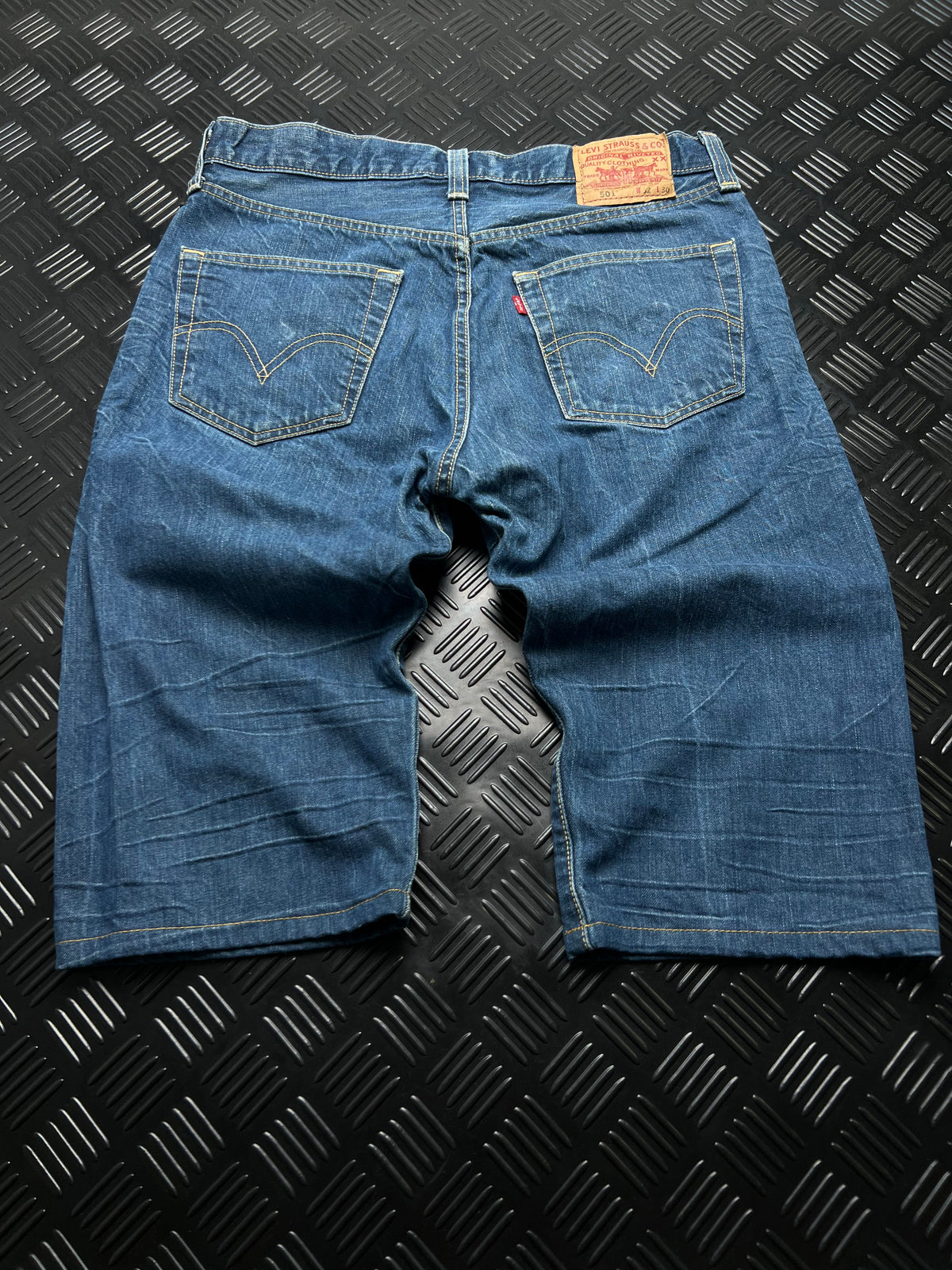 BERMUDAS VAQUERAS 501 LEVI'S · AZUL — vista trasera