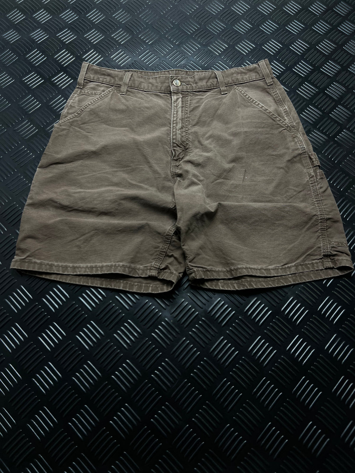 BERMUDAS CARHARTT · VERDE OLIVA — vista delantera