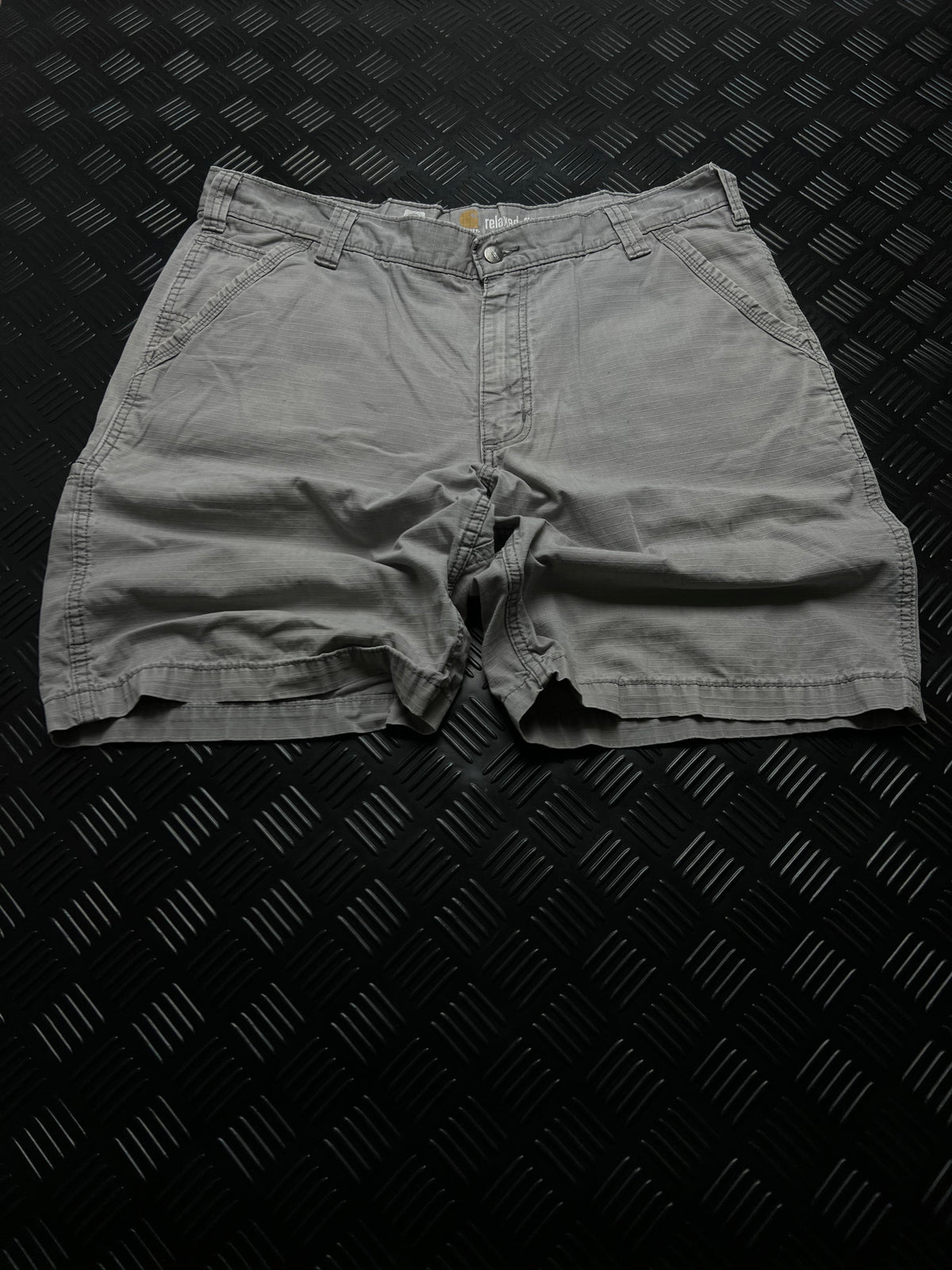 BERMUDAS FORCE CARHARTT · GRIS — vista delantera