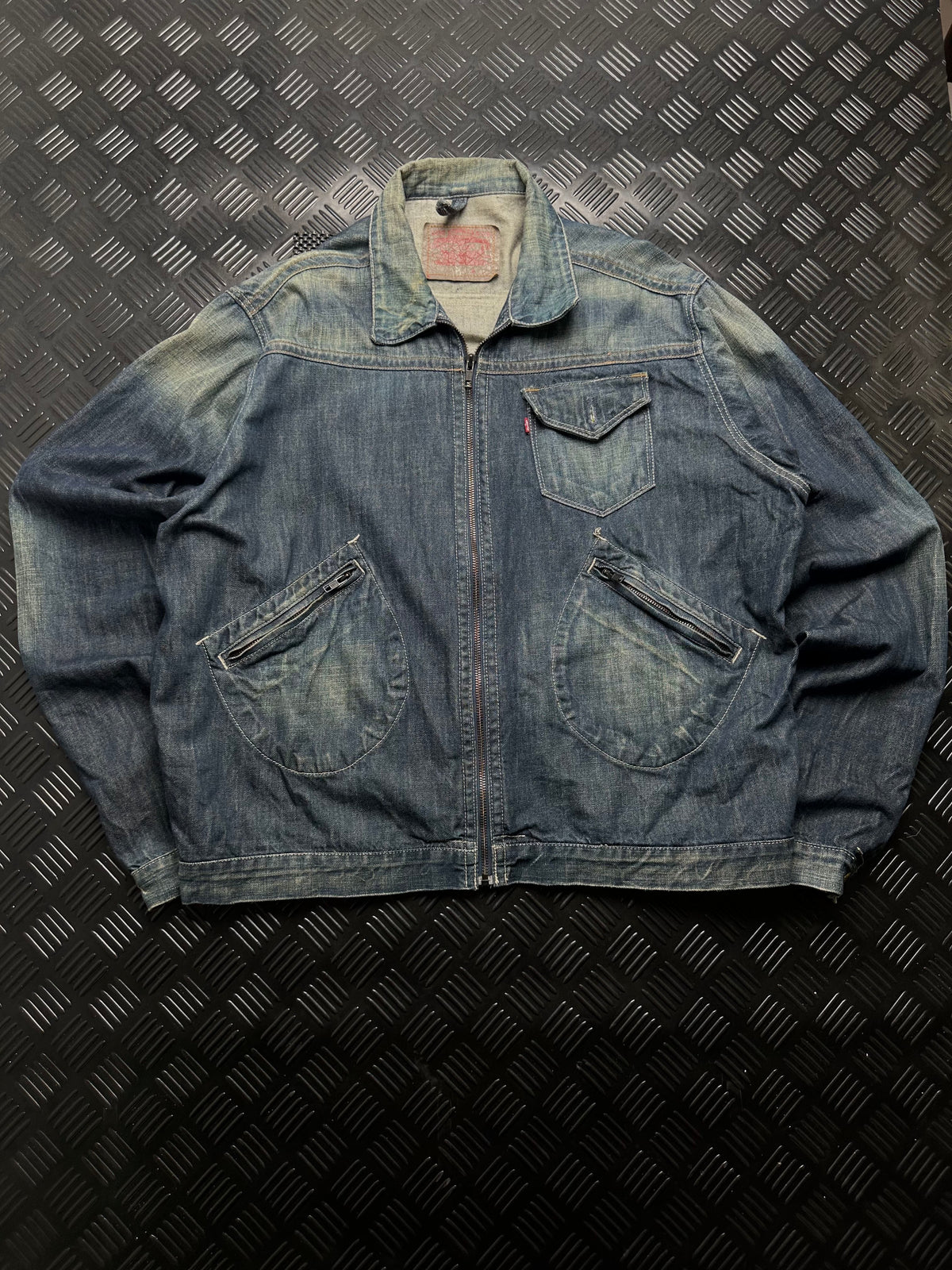 Vista frontal de chaqueta vaquera levi's de cremallera, azul