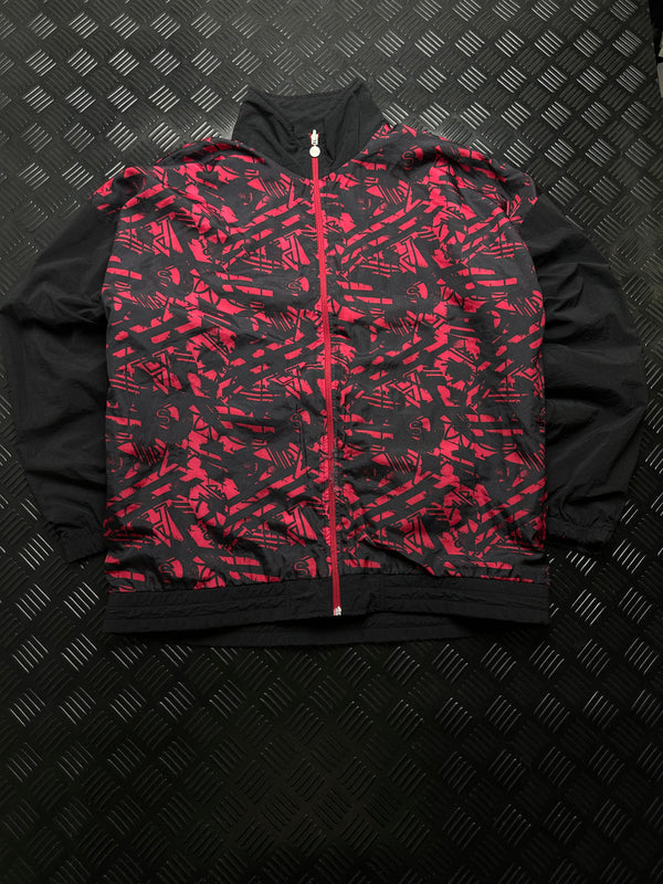 Vista frontal del otro lado de chaqueta adidas intersport, rojo / negro