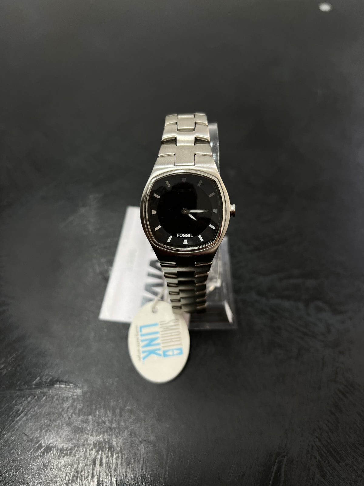 RELOJ FOSSIL RECTANGULAR CON ESFERA NEGRA
