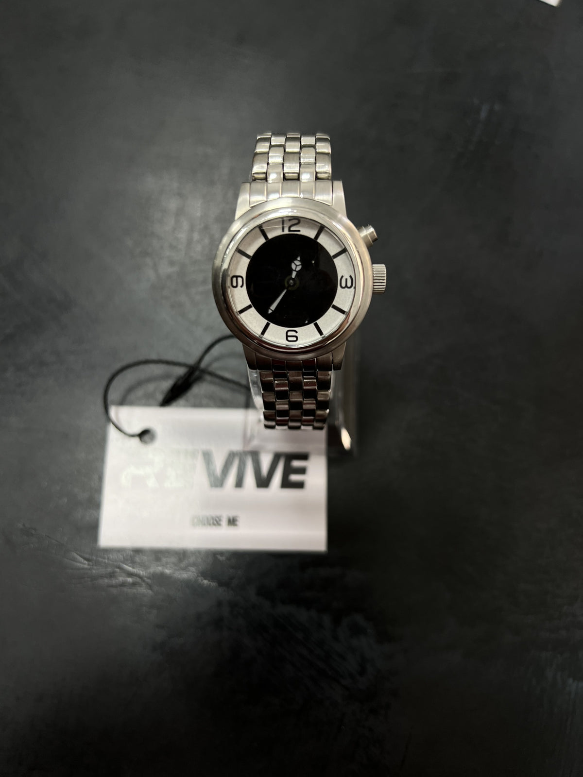 RELOJ FOSSIL CON ESFERA NEGRA Y NÚMEROS