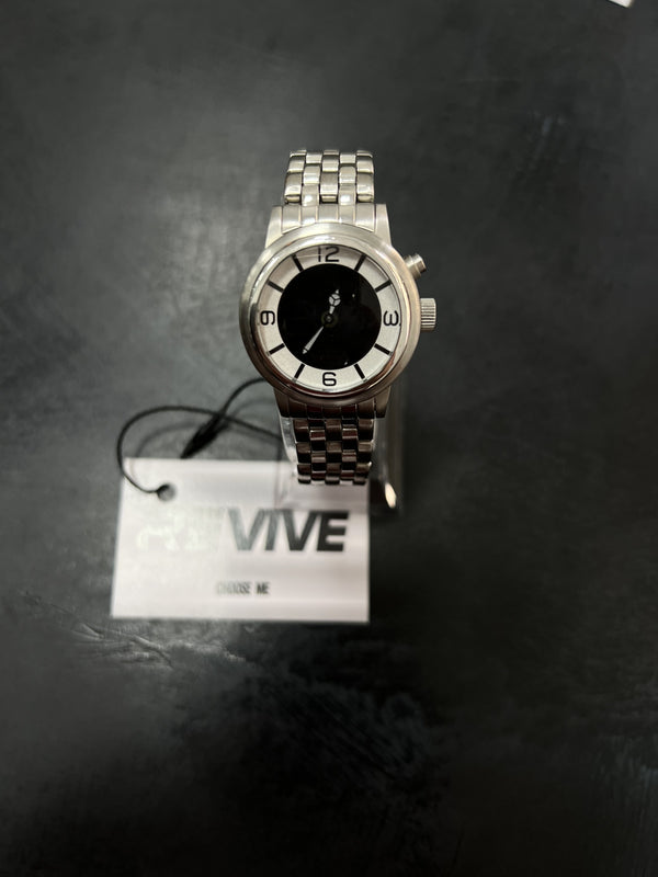 RELOJ FOSSIL CON ESFERA NEGRA Y NÚMEROS